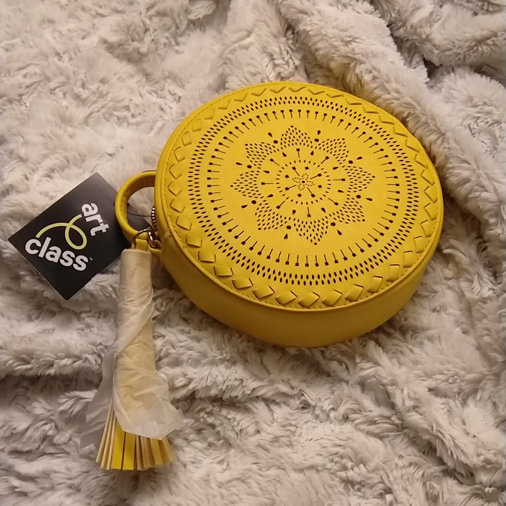 Round yellow Summery crossbody bag *NWT*